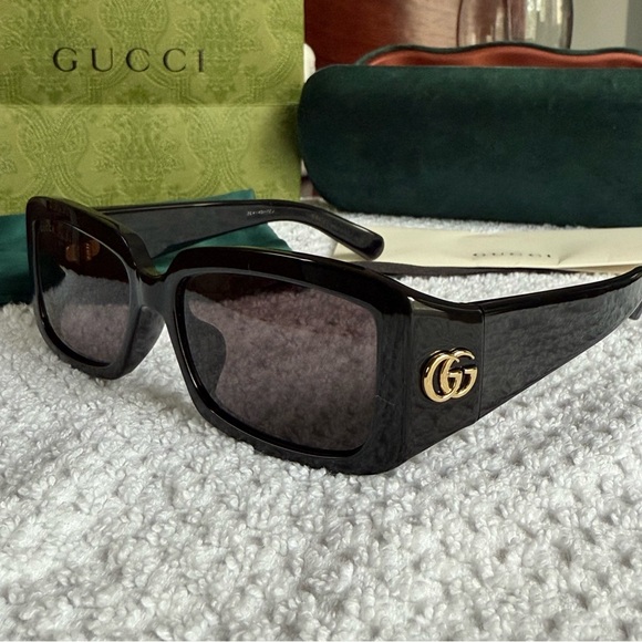 Gucci Sunglasses - Picture 4 of 8